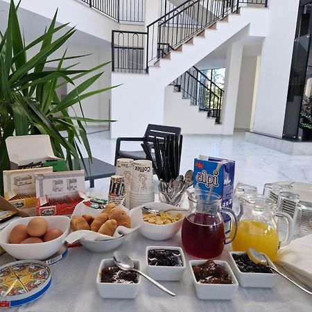 The Honeycomb Boutique Hotel 골렘 외부 사진