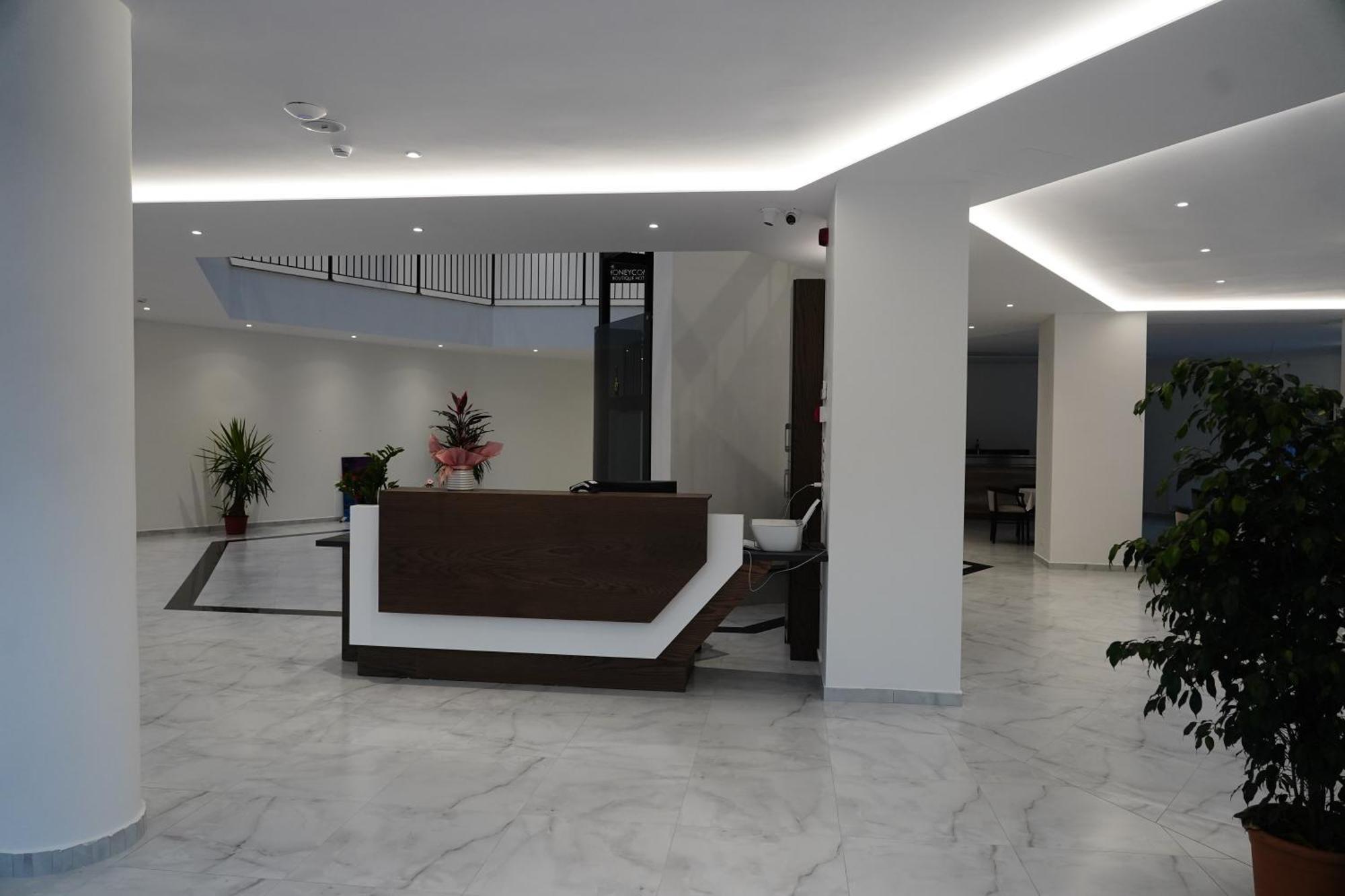 The Honeycomb Boutique Hotel 골렘 외부 사진