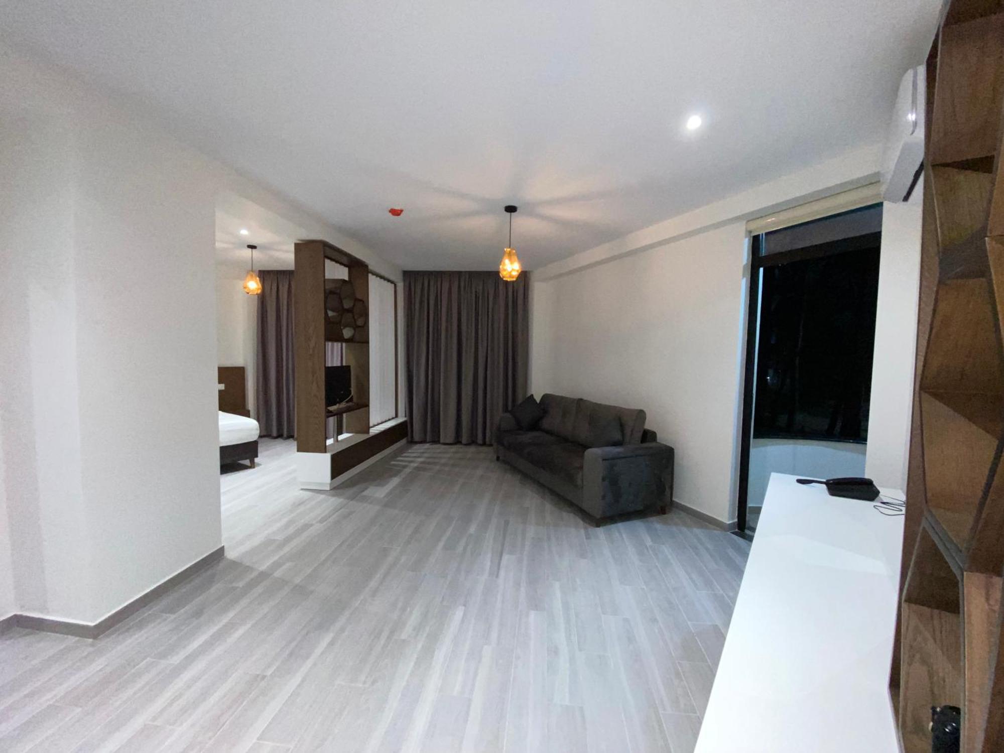 The Honeycomb Boutique Hotel 골렘 외부 사진