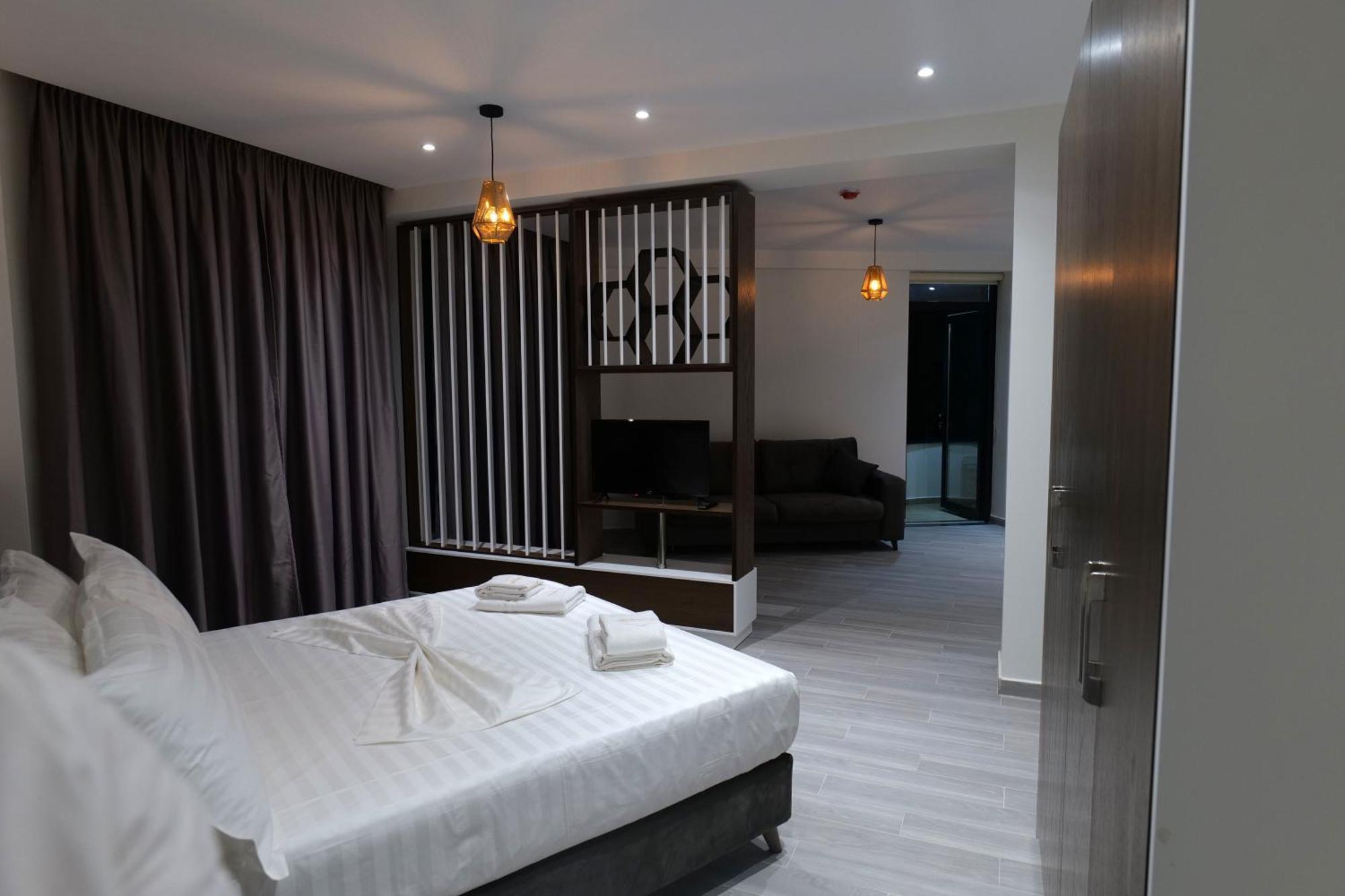 The Honeycomb Boutique Hotel 골렘 외부 사진