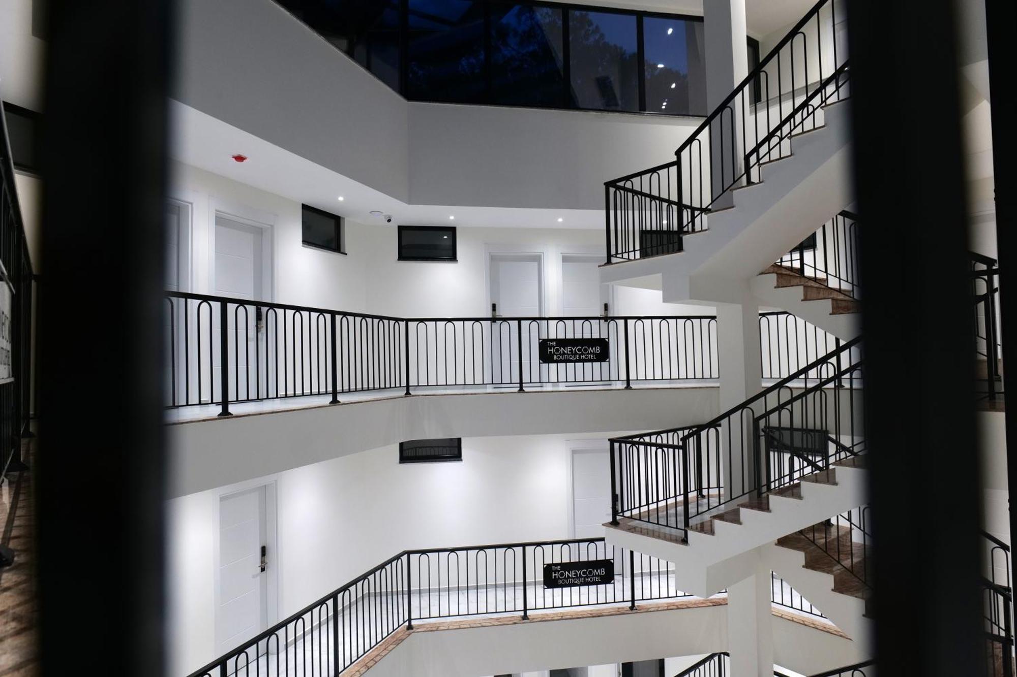 The Honeycomb Boutique Hotel 골렘 외부 사진