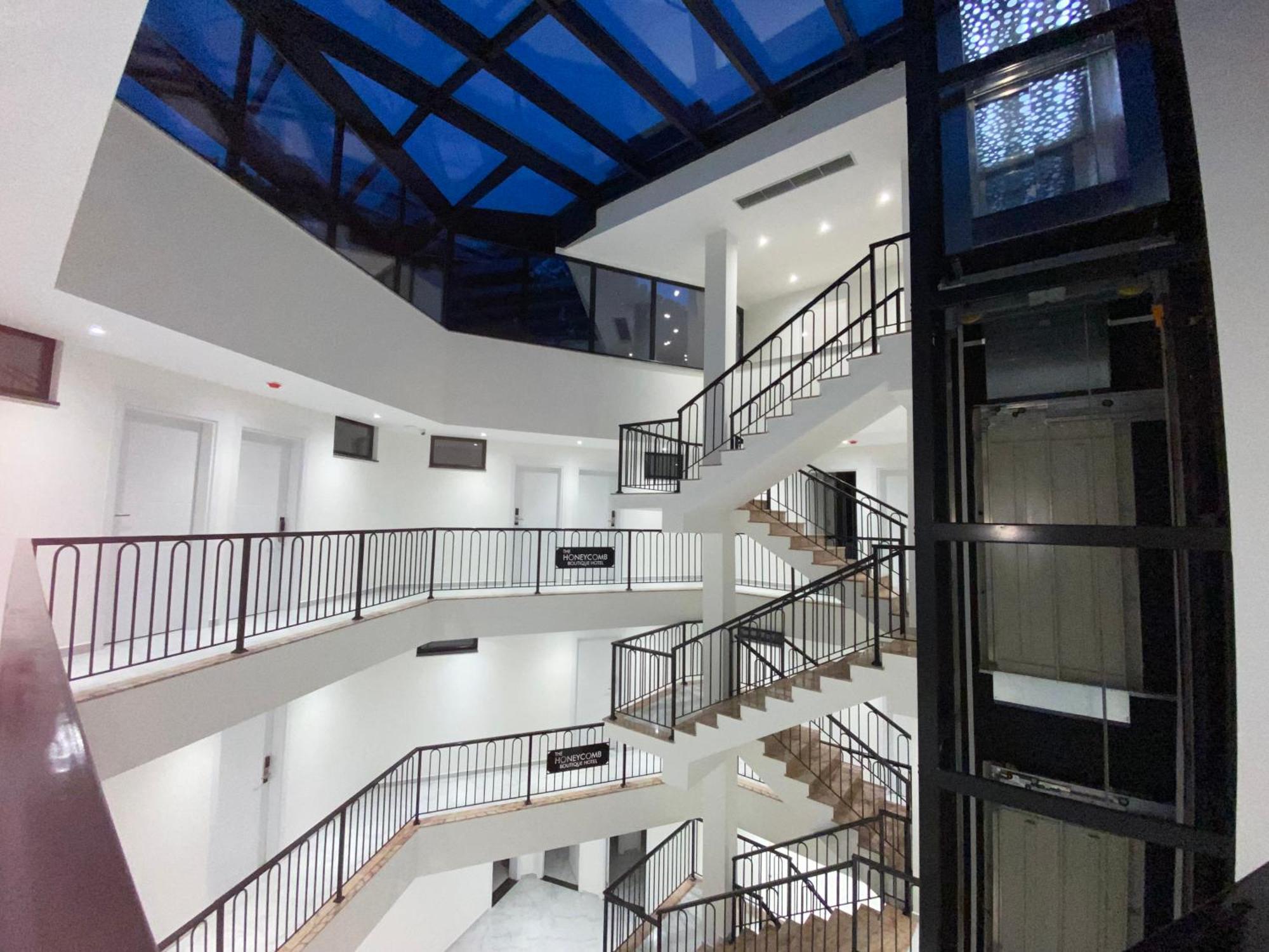 The Honeycomb Boutique Hotel 골렘 외부 사진