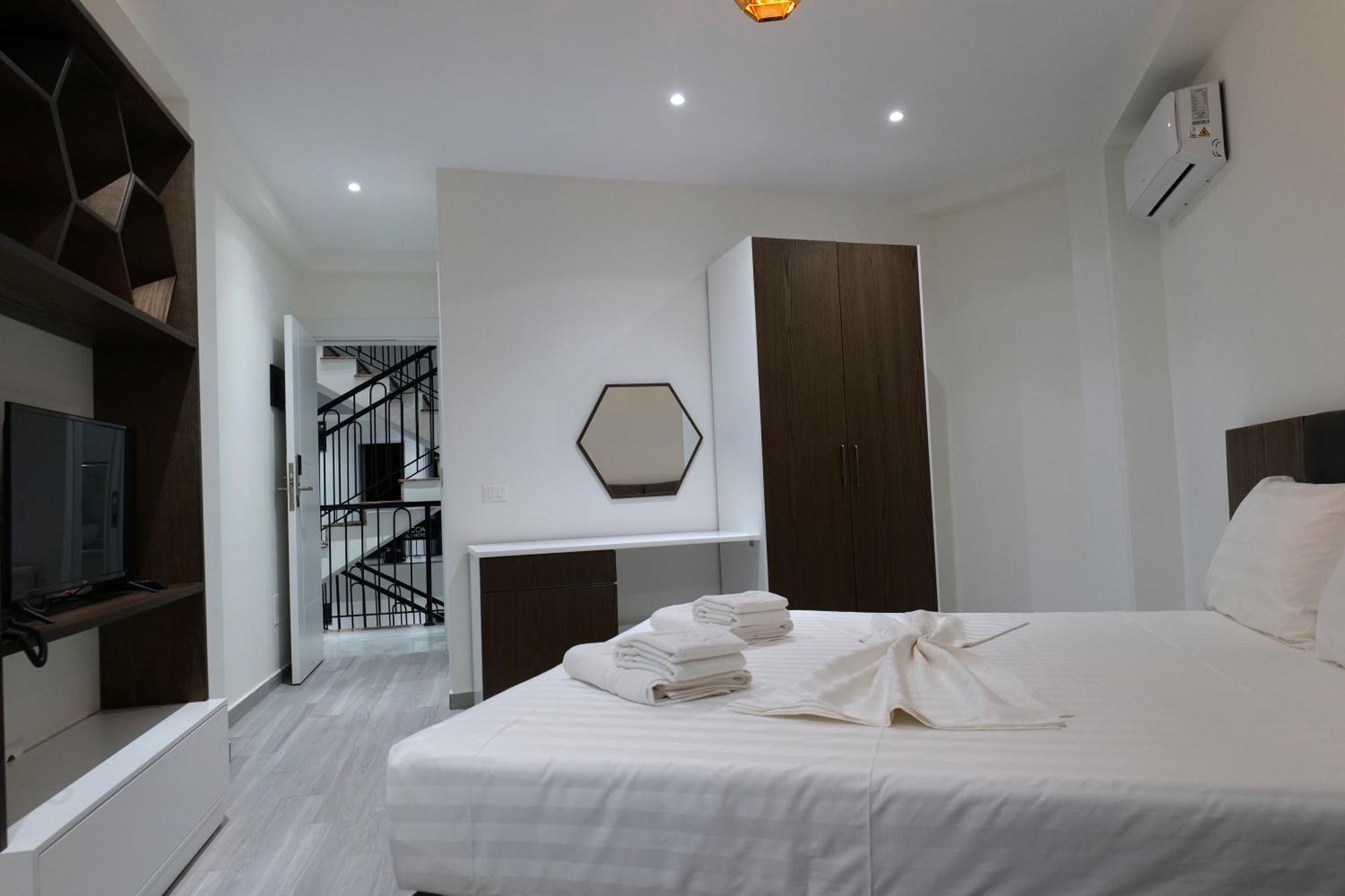 The Honeycomb Boutique Hotel 골렘 외부 사진